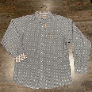 Ariat Men’s Wrinkle Free Classic Shirt in Large